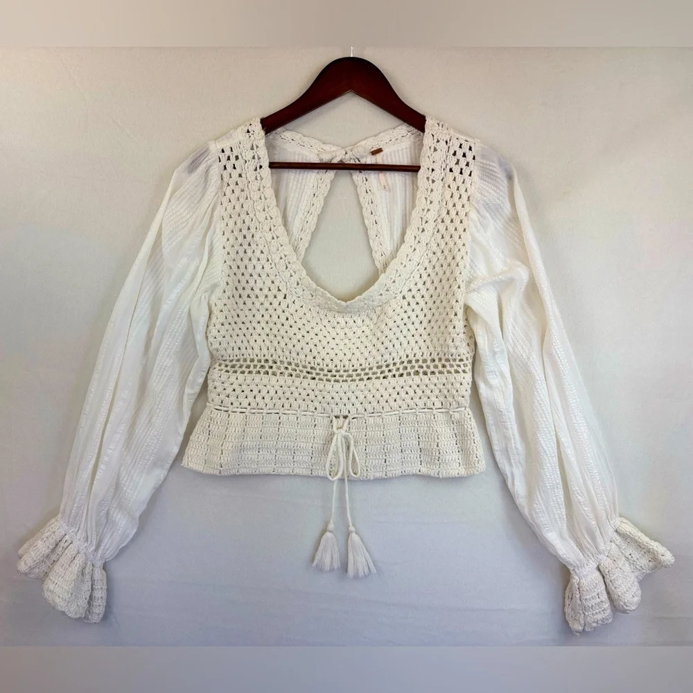 FREE PEOPLE Megan Crochet Cropped‎ Top Knit Cream Open Back Long Sleeve Medium
